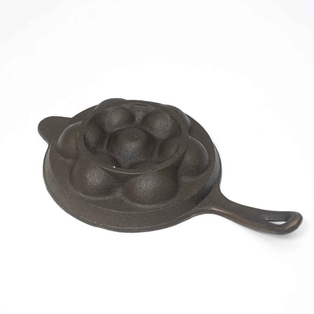 Pure Castiron Paniyarakallu / Unniyappam Chatti With Long Handle Round 7 Cavity Pre Seasoned